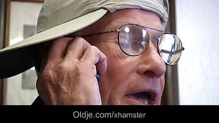 Таа ќе биде леплива по ова видео за масажа (Рејчел Роксх) - 2022-03-31 00:29:26